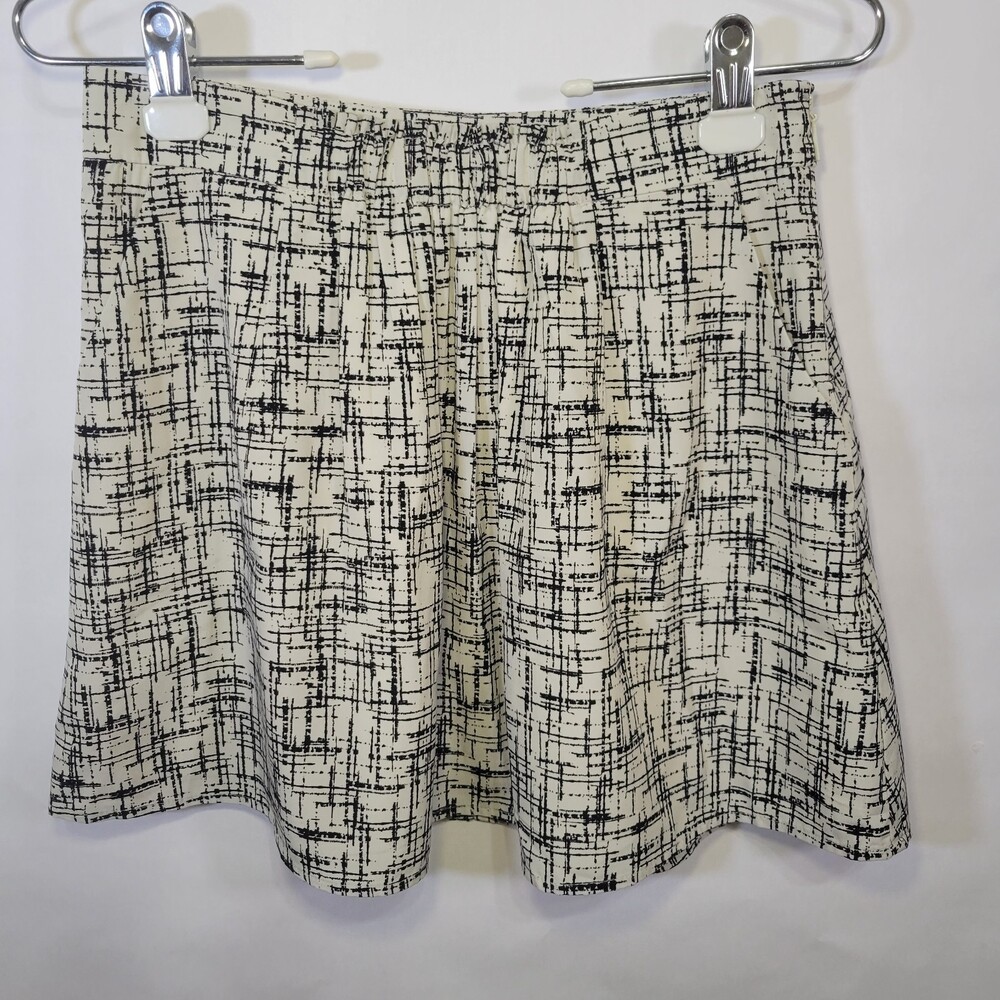A|X Armani Exchange cream black abstract lined flared skirt size 2 NWOT